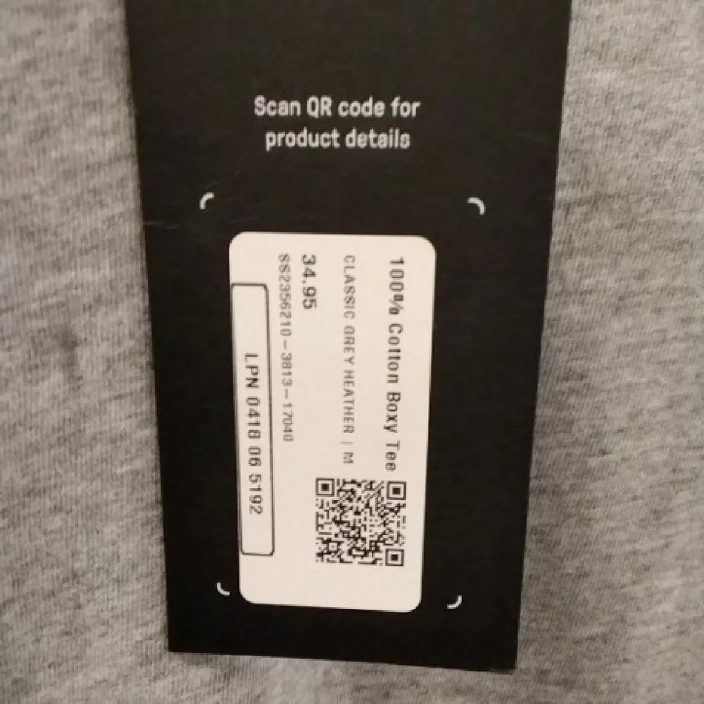 NWT Fabletics Gray Short Sleeve Women's Tee - Picture 3 of 3
